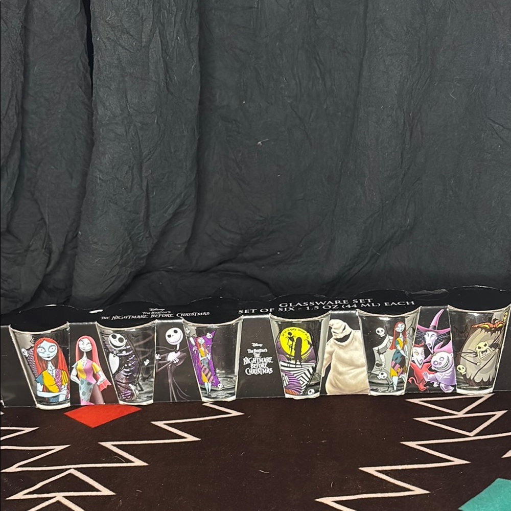 NIB Nightmare Before Christmas Shot Set